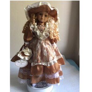 WINDSOR COLLECTION GENUINE HAND PAINTED PORCELAIN ‘Felicity’ 16" DOLL W/STAND
